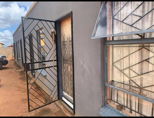 12 BEDROOM HOUSE FOR SALE IN SOSHANGUVE R